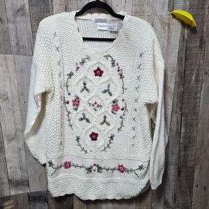 Bobbie Brooks Vintage White Floral Embroidered Knit Tunic Sweater Cottage Granny